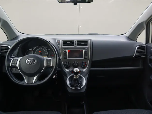 Toyota Verso-S 1.33 VVT-i Linea Luna