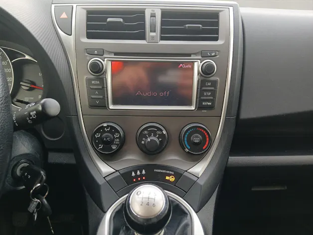 Toyota Verso-S 1.33 VVT-i Linea Luna