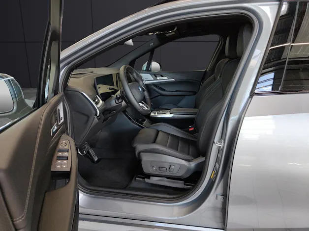 BMW 230e xDrive paddles Active Tourer