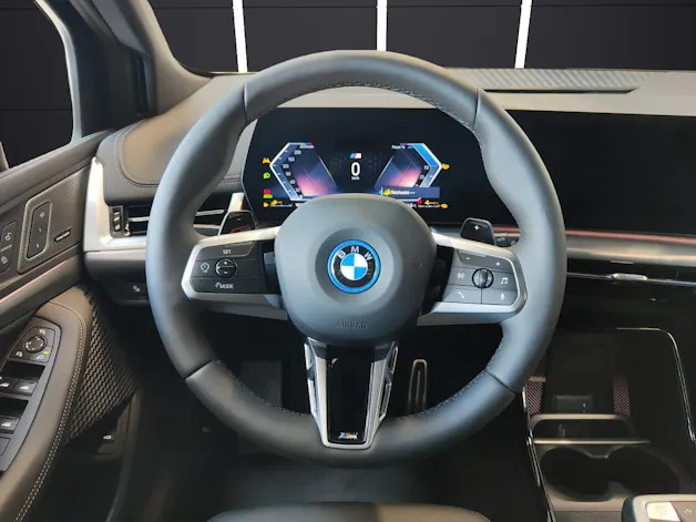 BMW 230e xDrive paddles Active Tourer