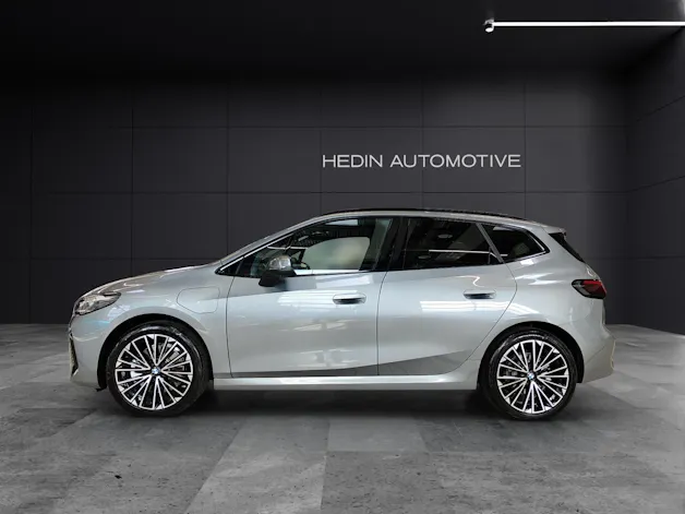 BMW 230e xDrive paddles Active Tourer