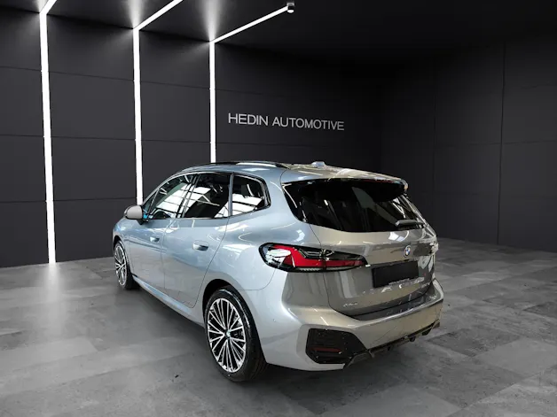 BMW 230e xDrive paddles Active Tourer