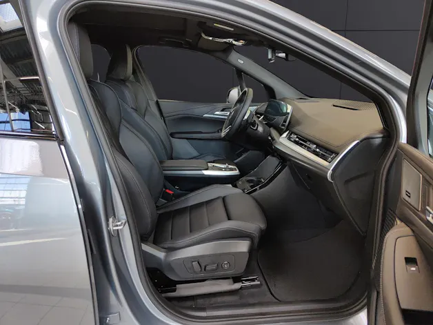 BMW 230e xDrive paddles Active Tourer