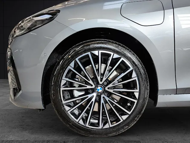 BMW 230e xDrive paddles Active Tourer