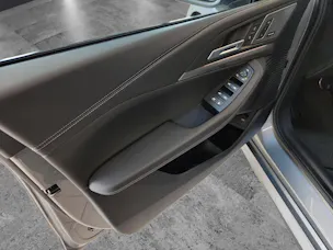 BMW 230e xDrive paddles Active Tourer