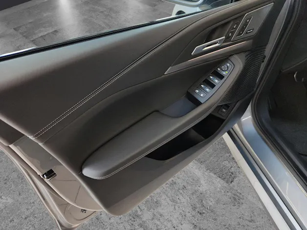 BMW 230e xDrive paddles Active Tourer