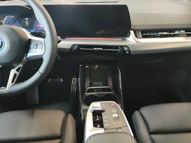BMW 230e xDrive paddles Active Tourer