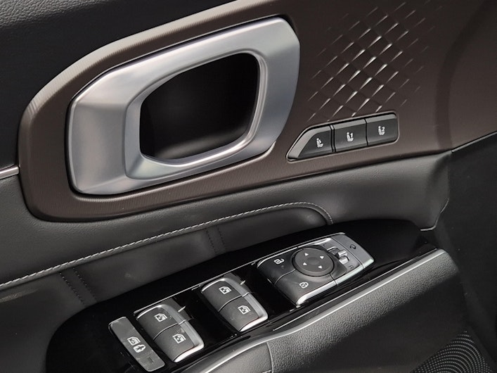 Vehicle image KIA SORENTO