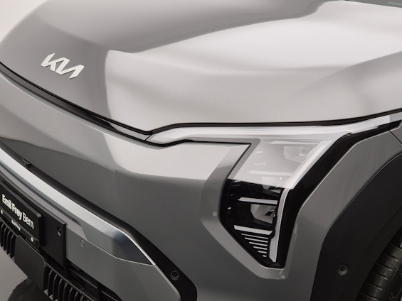 Vehicle image 16 Vehicle image 16