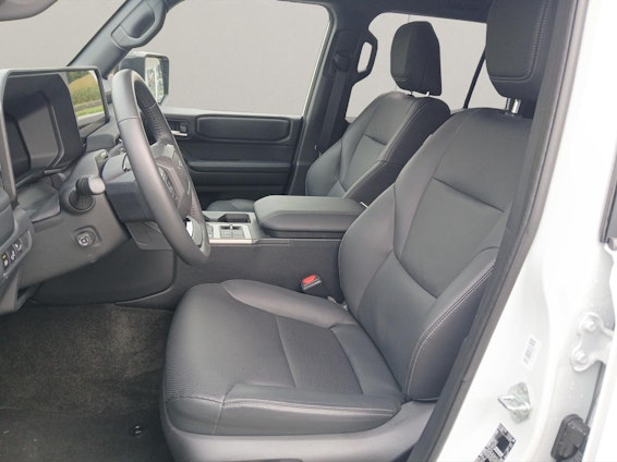 Vehicle image 8 Vehicle image 8