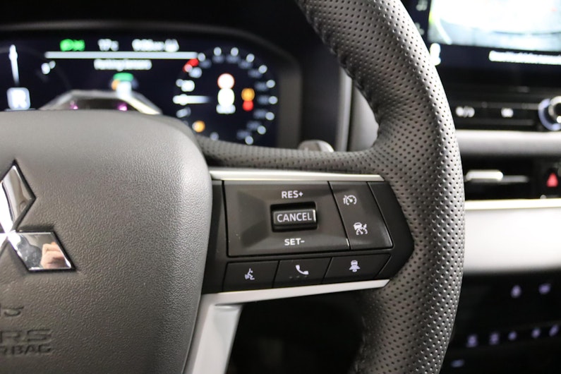 Vehicle image MITSUBISHI OUTLANDER