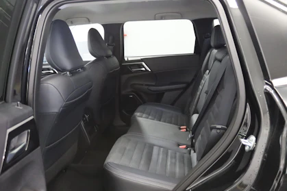 MITSUBISHI OUTLANDER 4