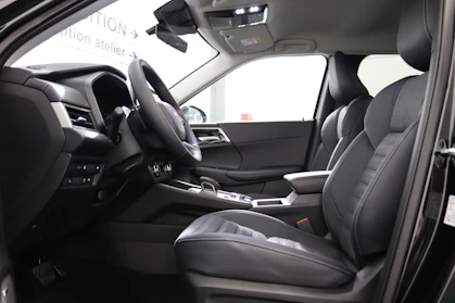 MITSUBISHI OUTLANDER 7