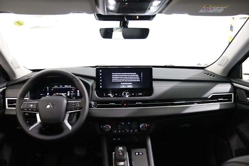 Vehicle image MITSUBISHI OUTLANDER