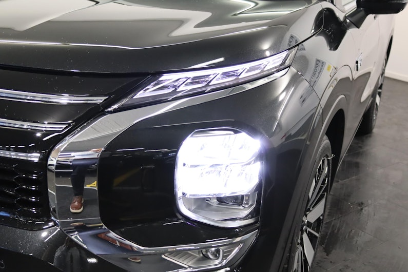 Vehicle image MITSUBISHI OUTLANDER