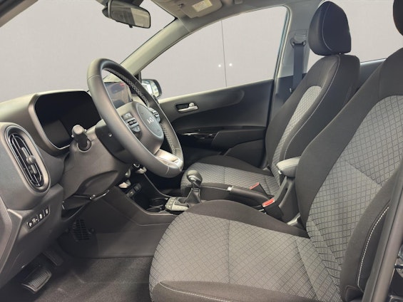 Vehicle image 15 Vehicle image 15