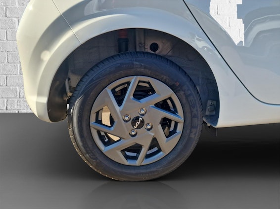 Vehicle image 13 Vehicle image 13