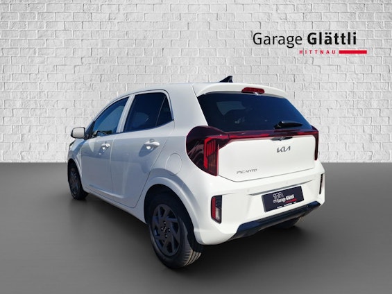 Vehicle image 16 Vehicle image 16