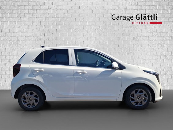 Vehicle image 17 Vehicle image 17