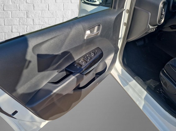 Vehicle image 11 Vehicle image 11