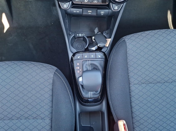 Vehicle image 6 Vehicle image 6