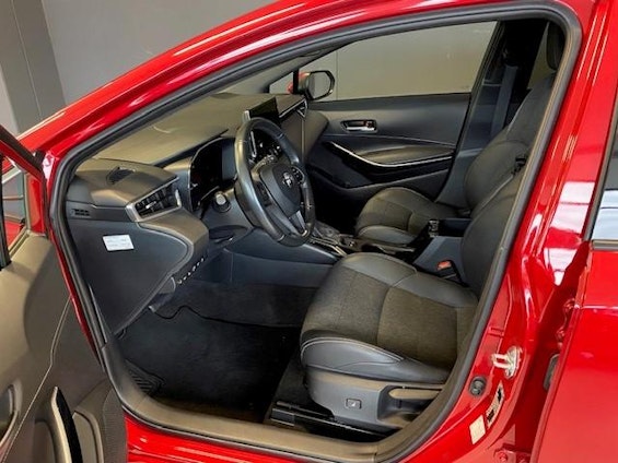 Vehicle image 8
