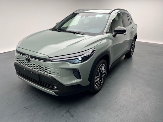 First vehicle image