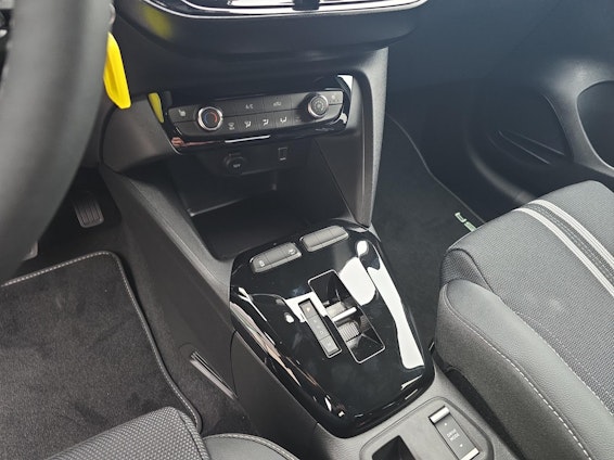 Vehicle image 6 Vehicle image 6