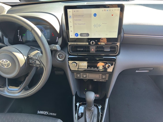 Vehicle image 16