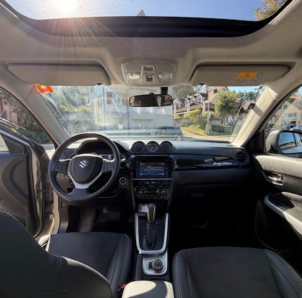 Vehicle image 14