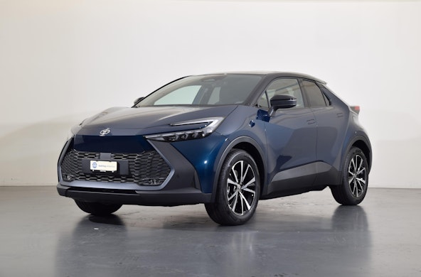 First vehicle image