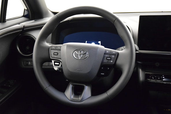 Vehicle image 11