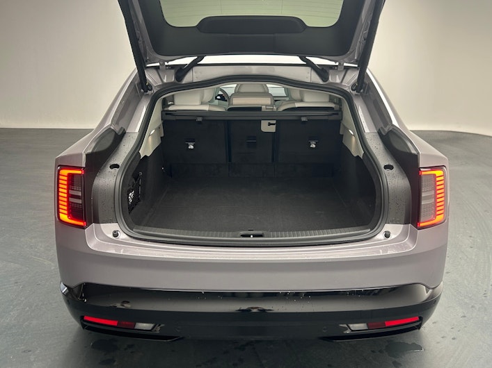 Vehicle image VOLVO ES90