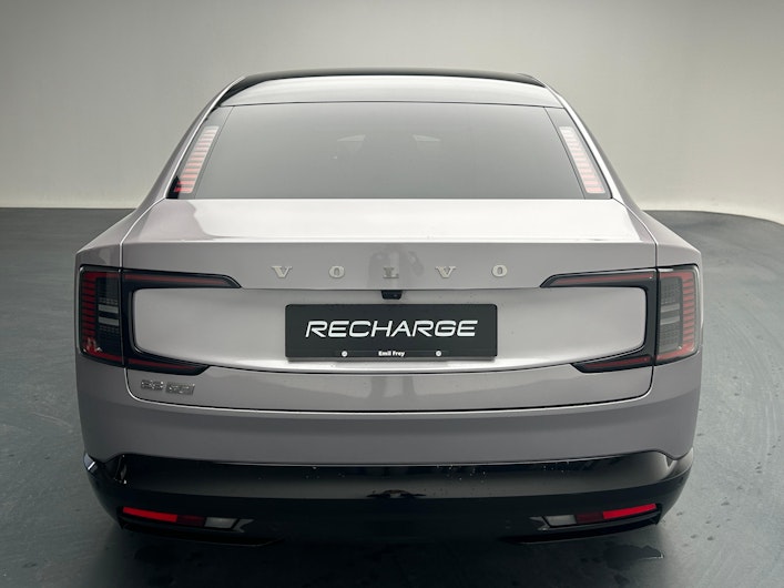 Vehicle image VOLVO ES90