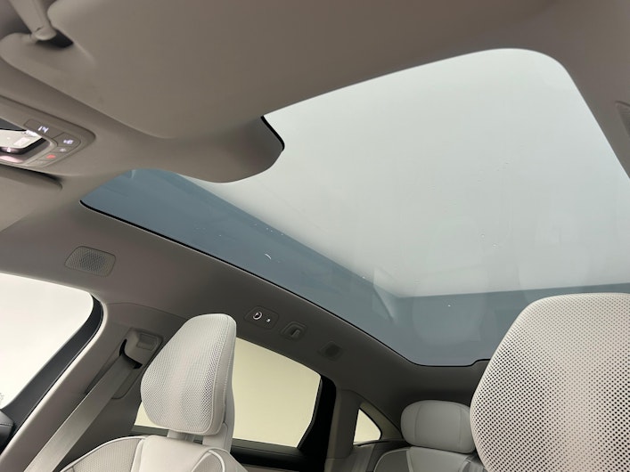 Vehicle image VOLVO ES90