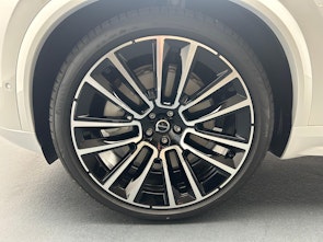 Vehicle image VOLVO XC90 2.0 T8 TE Ultra Dark eAWD