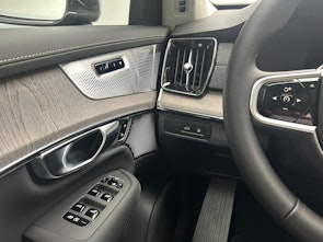 Vehicle image VOLVO XC90 2.0 T8 TE Ultra Bright eAWD