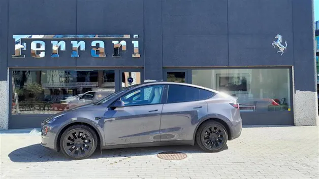 Tesla Model Y Long Range