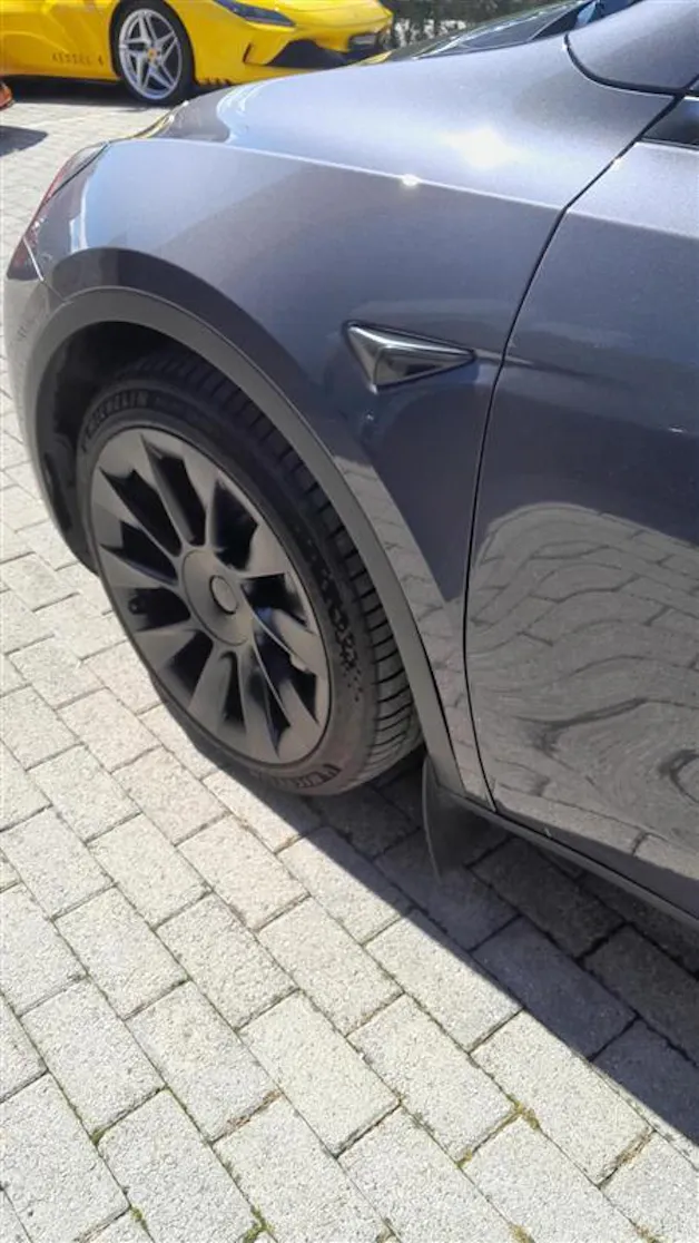 Tesla Model Y Long Range