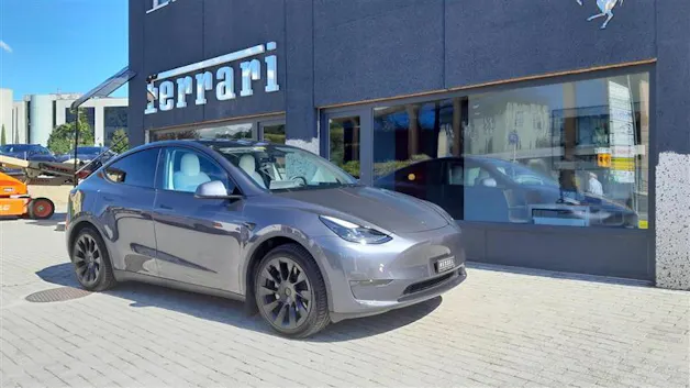 Tesla Model Y Long Range