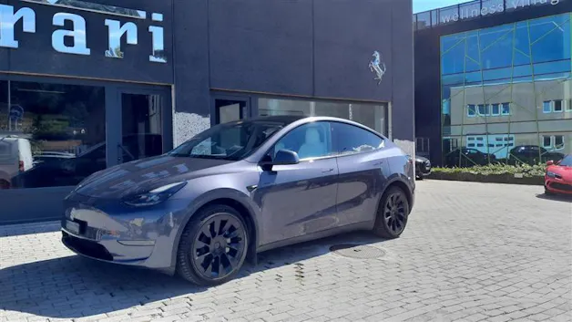 Tesla Model Y Long Range