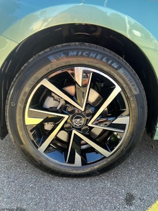 Vehicle image 6 Vehicle image 6