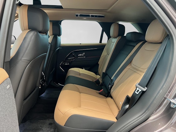 Vehicle image 6 Vehicle image 6