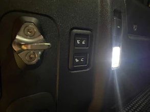 https://vehicle.imgix.net/4018492/d826ef2a-2637-4244-8c99-7cb9d65d8719.jpg