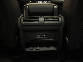 https://vehicle.imgix.net/4018492/f6236408-2fd9-4211-be6d-92fa85162bb1.jpg