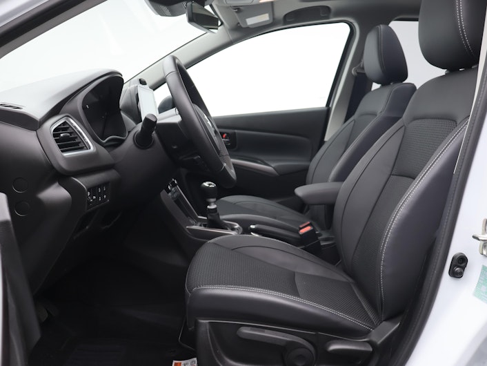 Vehicle image SUZUKI S-CROSS