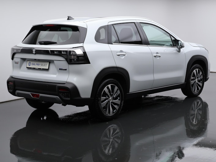 Vehicle image SUZUKI S-CROSS