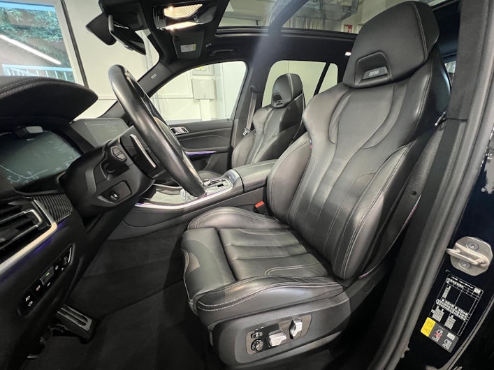 Vehicle image BMW X5