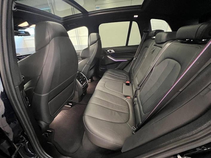 Vehicle image BMW X5