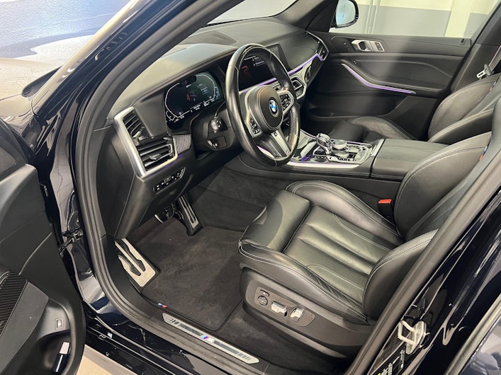 Vehicle image BMW X5